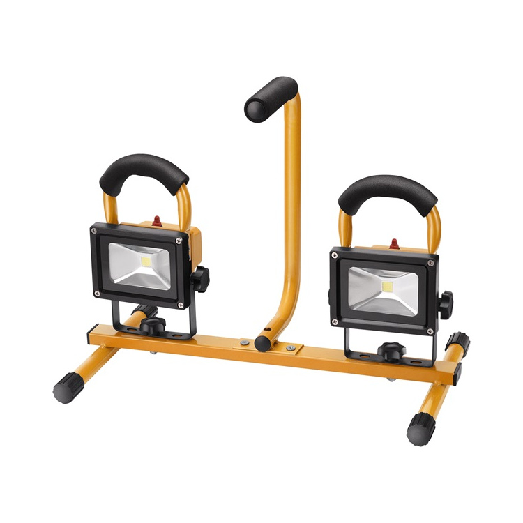 hordozhato LED lampa 210 W reflektor 2800 Lm IP65 teleszkopos allvannyal 230V50Hz 29 m kabel-i22899